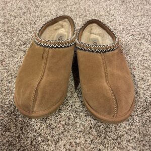 UGG Tan Suede Slip-On Shoes Mens size 11